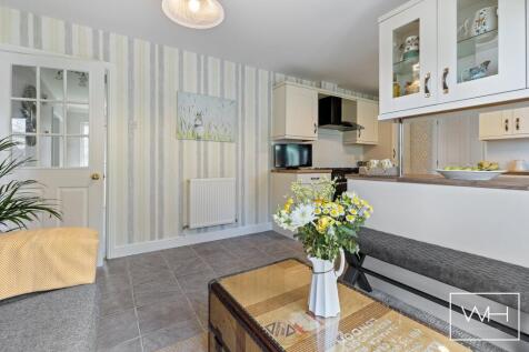 18 Roe Croft Close, 