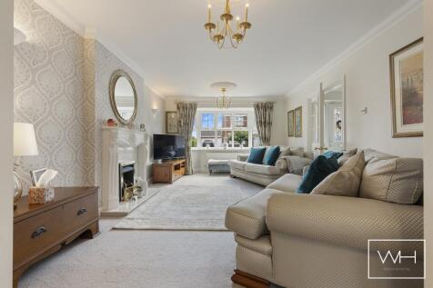 18 Roe Croft Close, 