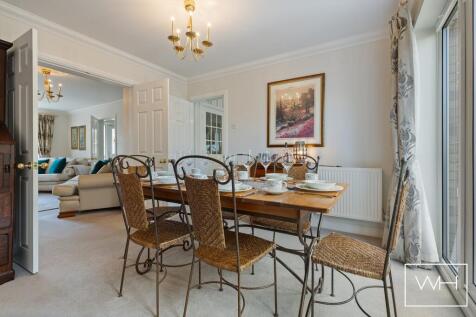 18 Roe Croft Close, 
