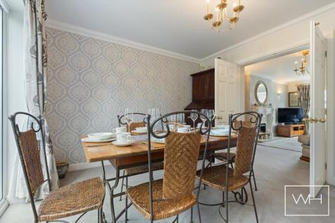18 Roe Croft Close, 