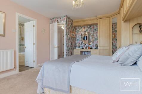18 Roe Croft Close, 