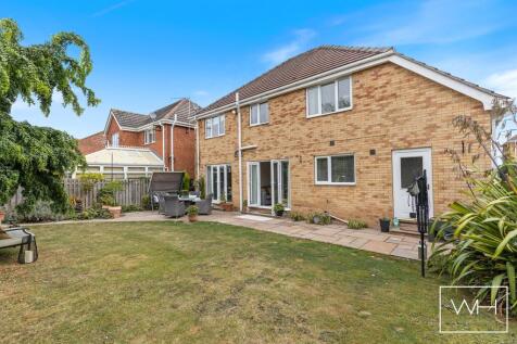 18 Roe Croft Close, 
