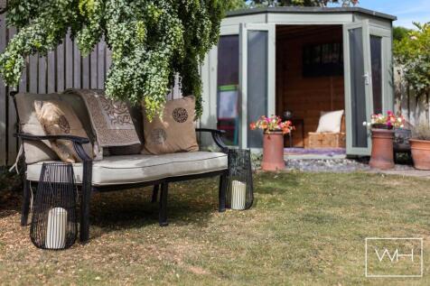 18 Roe Croft Close, 