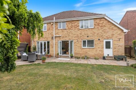 18 Roe Croft Close, 