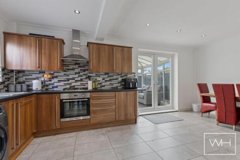 97 Wellington Grove,