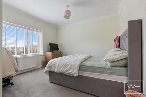 97 Wellington Grove,