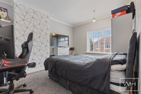 97 Wellington Grove,