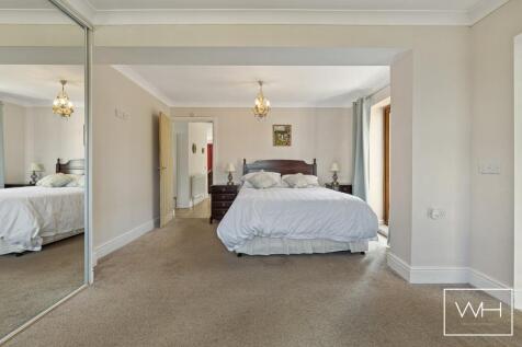 2 Aintree Close, Cus