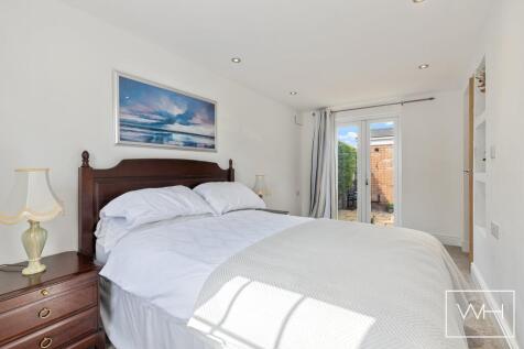 2 Aintree Close, Cus