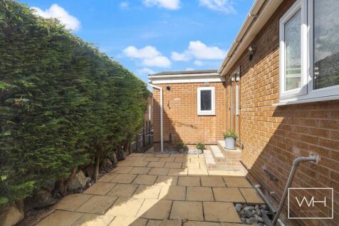 2 Aintree Close, Cus