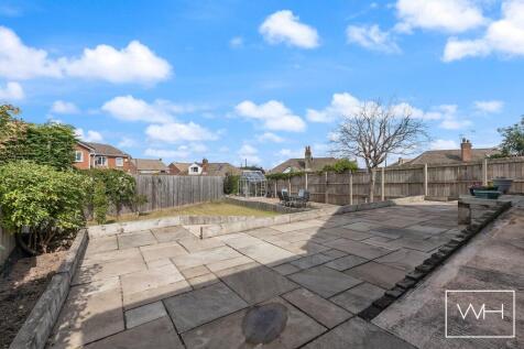 2 Aintree Close, Cus