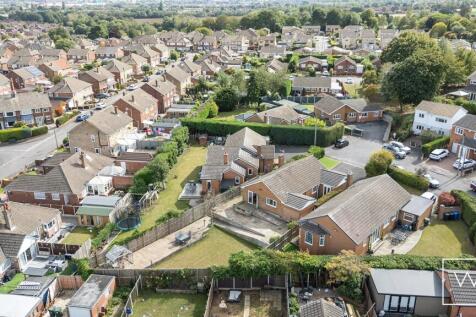 2 Aintree Close, Cus