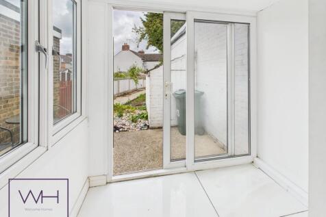 CAM03785G0-PR0308-ST