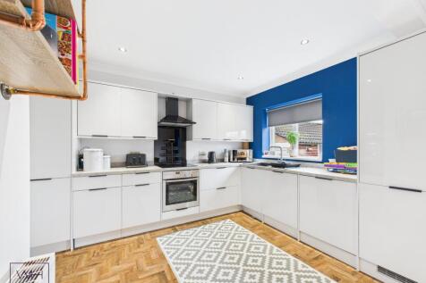 CAM03785G0-PR0212-ST