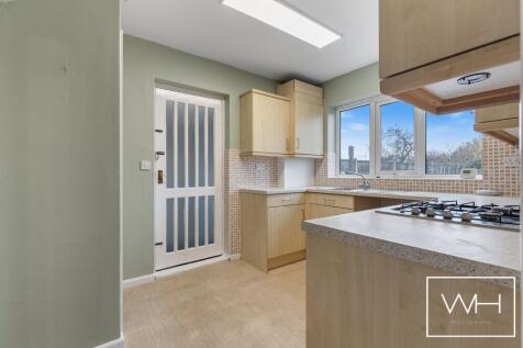 72 Ingleborough Driv