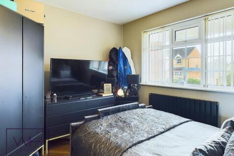 CAM03785G0-PR0142-ST