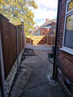 6 skellow road exter