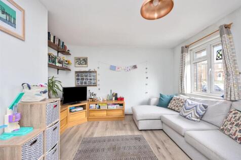 LIVING ROOM 2.jpeg