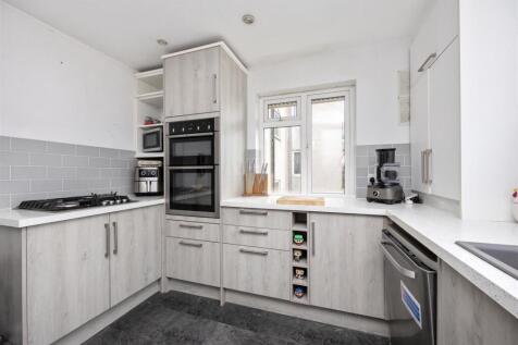 KITCHEN 2.jpeg
