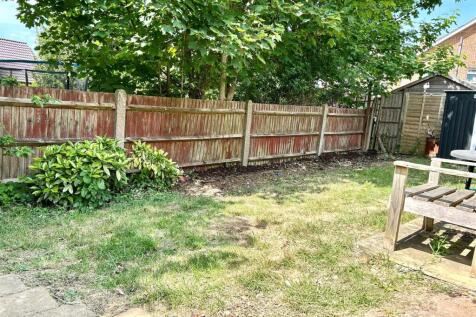 Hardwick Road 4a Garden 2 May 25.jpg