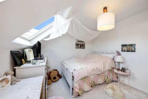 Hangleton Road 131 ATTIC BEDROOM.jpeg