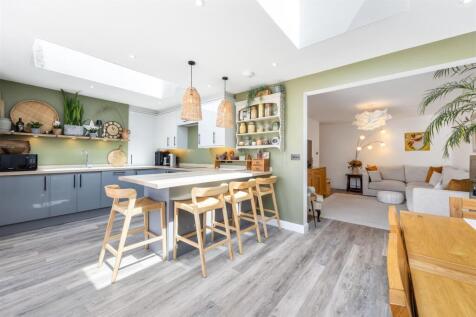 Greenleas 32 OPEN PLAN.jpeg