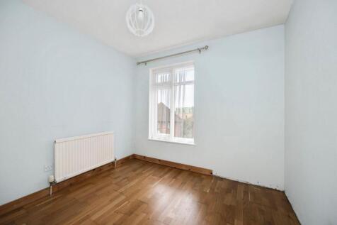 Chichester Close 3 BEDROOM 2.jpeg