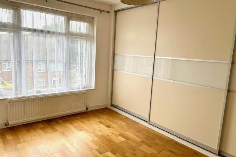 Chichester Close 3 Bed 1.jpg