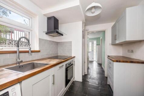 Chichester Close 3 KITCHEN 3.jpeg