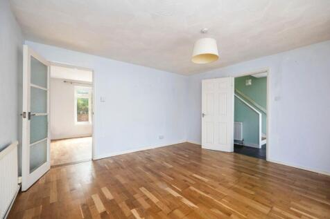 Chichester Close 3 LOUNGE TO DINING.jpeg