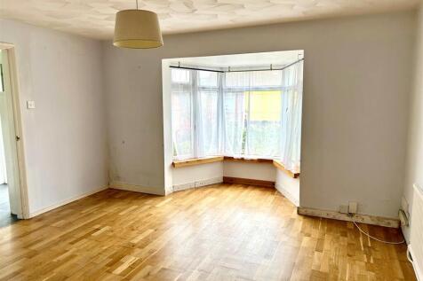 Chichester Close 3 Lounge.jpg