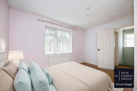 Chichester bedroom 2 Weatherills.jpg