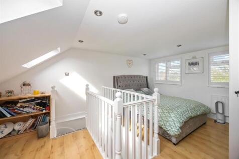 Fallowfield Cresecent 30 BEDROOM ATTIC.jpeg