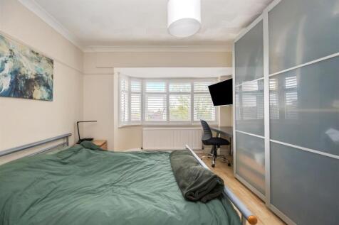 Fallowfield Cresecent 30 BEDROOM 2.jpeg