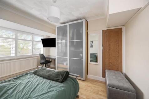 Fallowfield Cresecent 30 BEDROOM 2A.jpeg