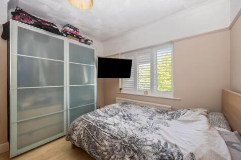 Fallowfield Cresecent 30 BEDROOM 3.jpeg