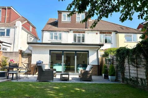 Fallowfield Cresecent 30 Rear June 2025.jpg