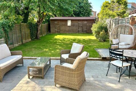 Fallowfield Cresecent 30 Garden June 2025.jpg