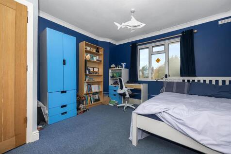 Poplar Avenue 38 bed 1.jpeg