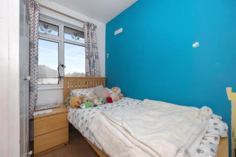 Poplar Avenue 38 bed 4.jpeg