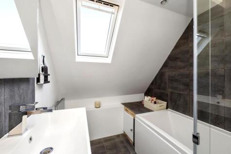 Upper Kingston Lane 6 BATHROOM.jpeg