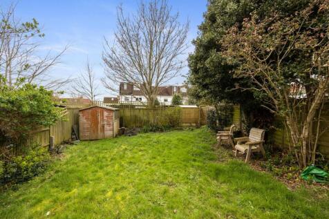 Elm Drive GARDEN.jpeg