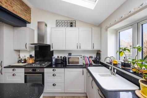 Elm Drive KITCHEN.jpeg