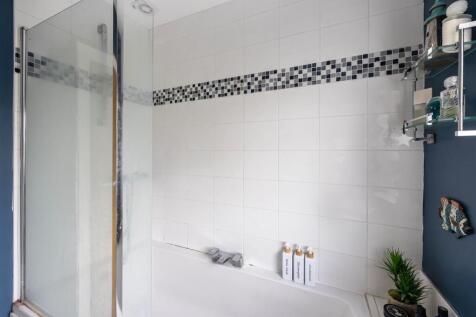 Elm Drive SHOWER AREA.jpeg