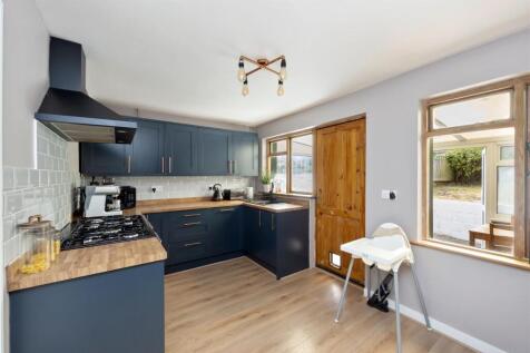 Dean Close 50 KITCHEN.jpeg
