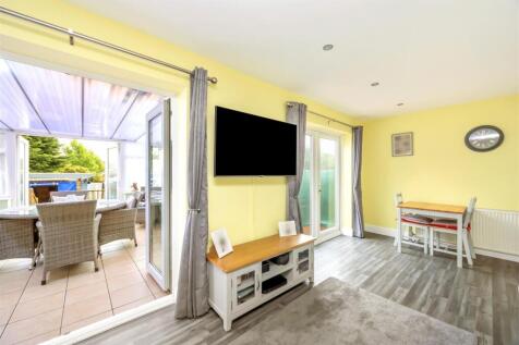 Hangleton Way 276 LOUNGE TO CONSERVATORY.jpeg