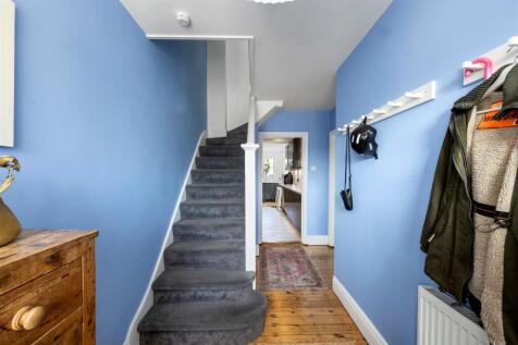 Elm Drive 9 ENTRANCE HALL.jpeg