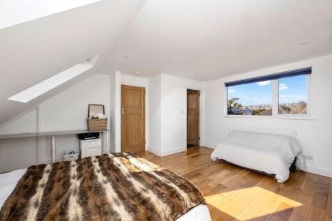 Elm Drive 9 TOP BEDROOM 2.jpeg