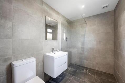 Elm Drive 9 TOP BEDROOM EN SUITE.jpeg