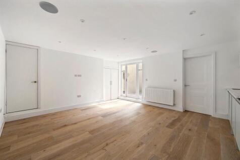 Lansdowne Place 76a LIVING SPACE.jpeg